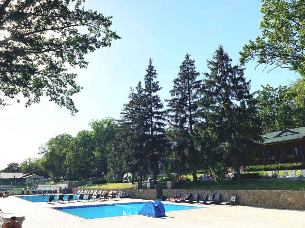 Отель Park Rost Club Zadonets'ke Экстерьер фото
