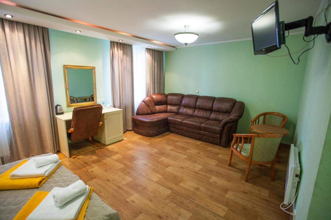 Отель Park Rost Club Zadonets'ke Экстерьер фото